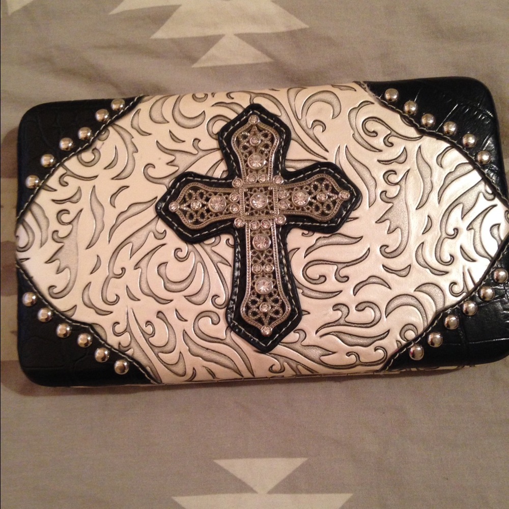 Cross wallet