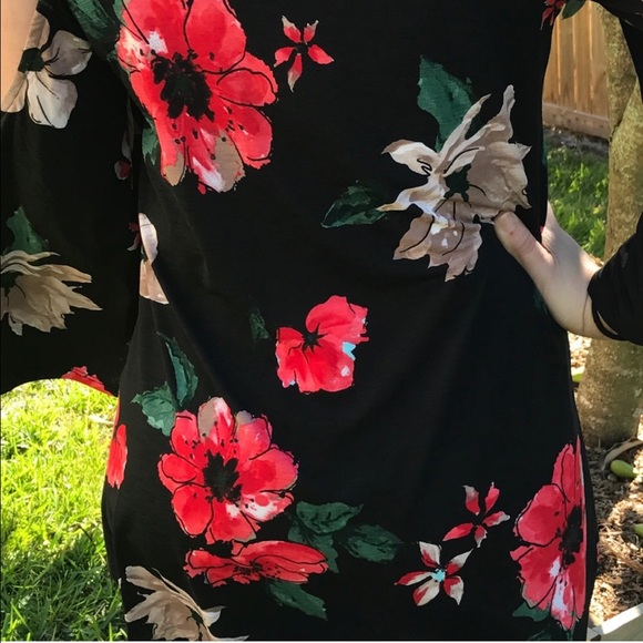 last small 😍 Flowers in bloom tops - Picture 3 of 4