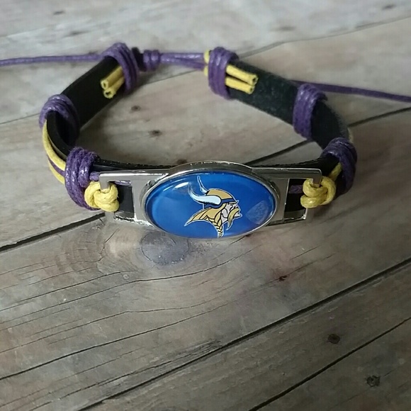 Adjustable leather Vikings football Bracelet - Picture 1 of 3