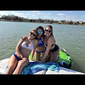 Meet your Posher, Becca