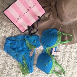 Victoria's Secret push-up bra set