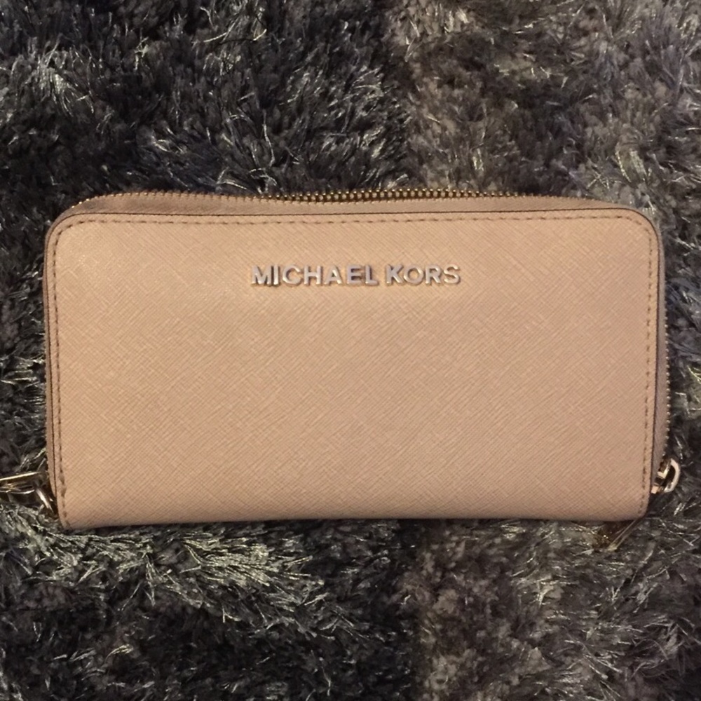 AUTHENTIC Michael Kors wallet.