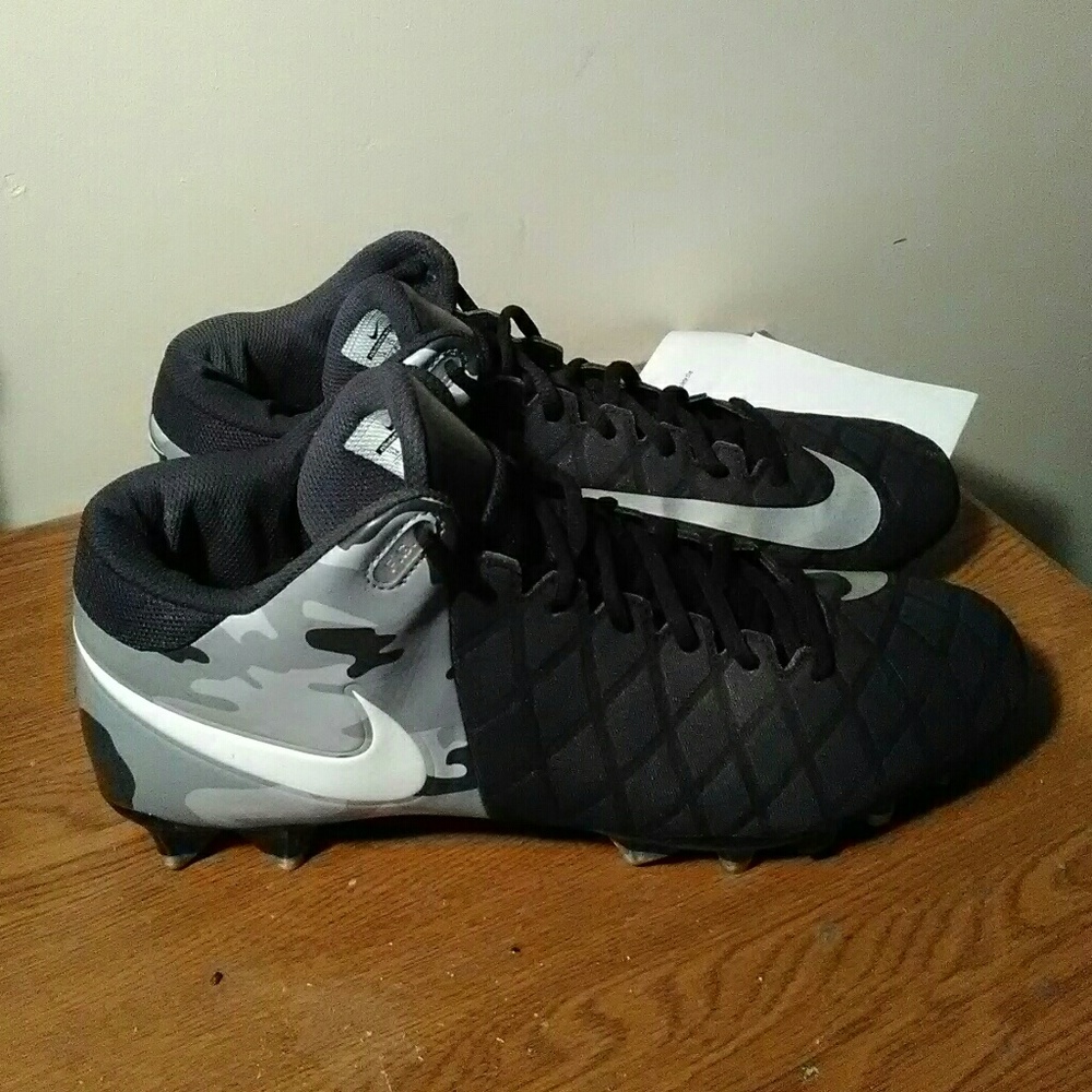 EUC Nike Cleats
