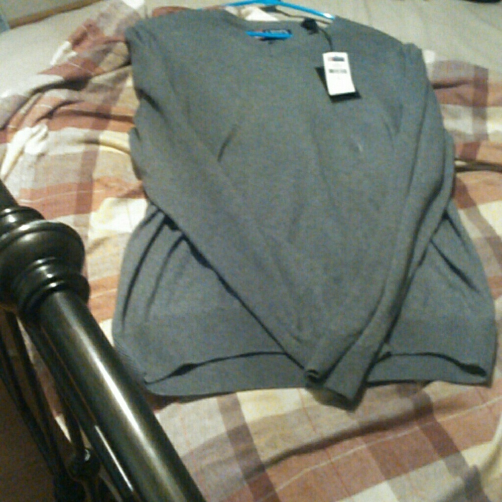 Brand New CHAPS Sweater V Neck. PIMA COTTON