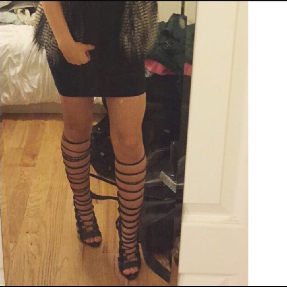 Black lace up heels - Picture 3 of 6