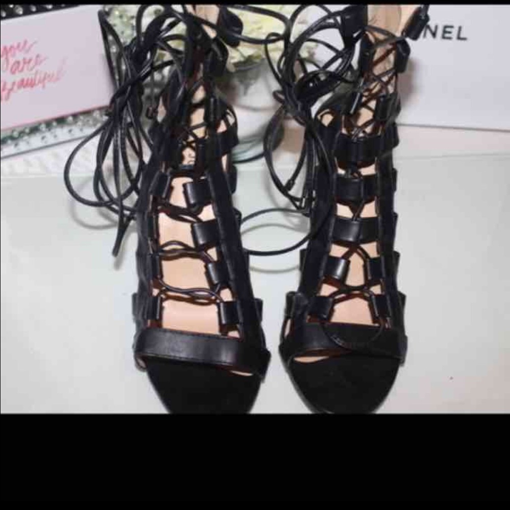 Black lace up heels - Picture 5 of 6