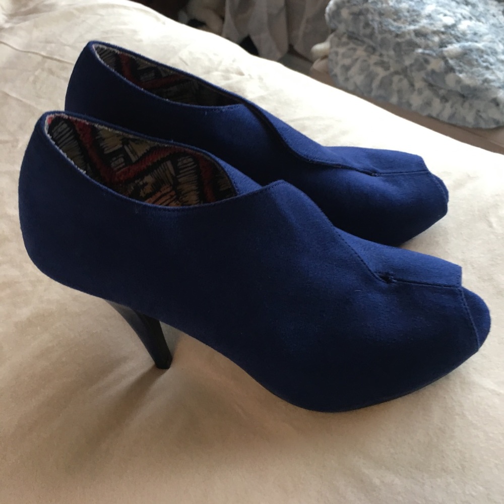 Royal Blue Heels 👠 Size 7