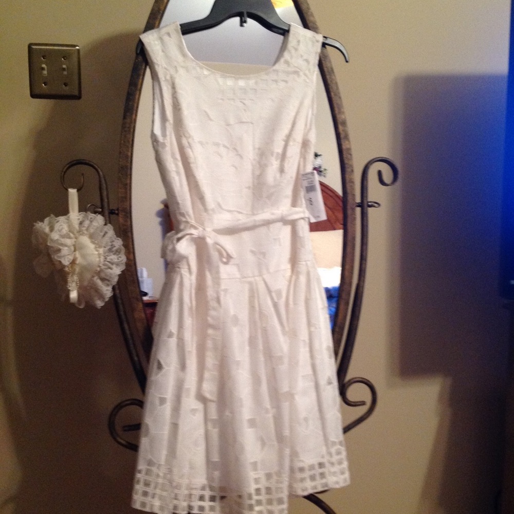 Robbie Bee lace dress