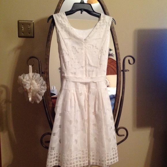 Robbie Bee lace dress - Picture 2 of 6