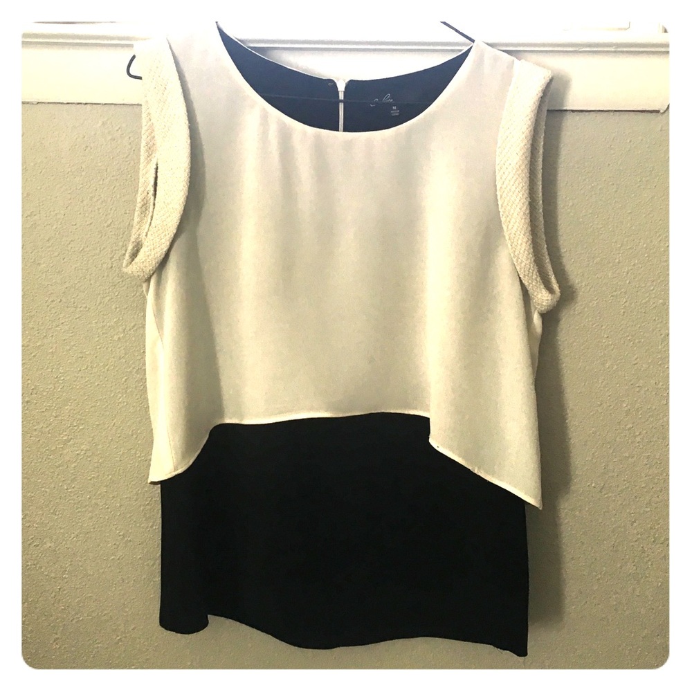 Top dressy trendy zipper back Sz M