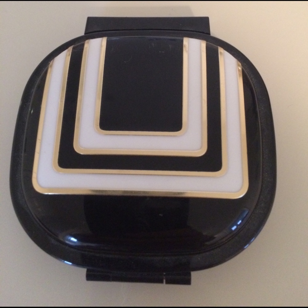 MAC cosmetic eyeshadow palette