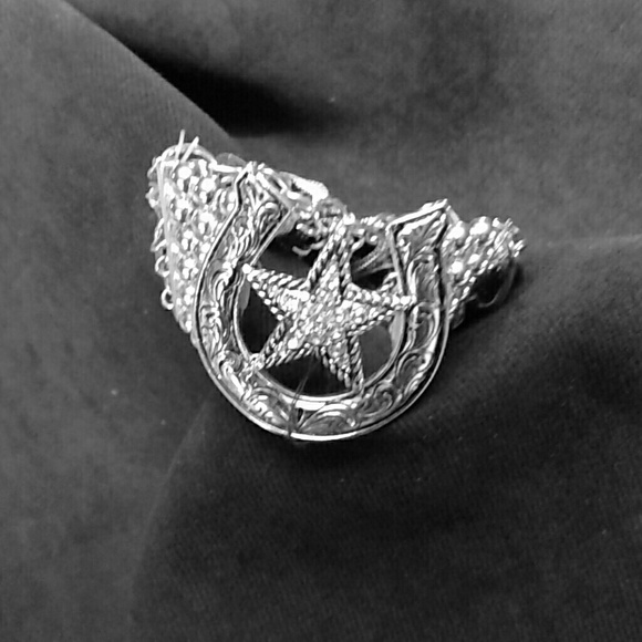 Bracelet - Picture 1 of 2