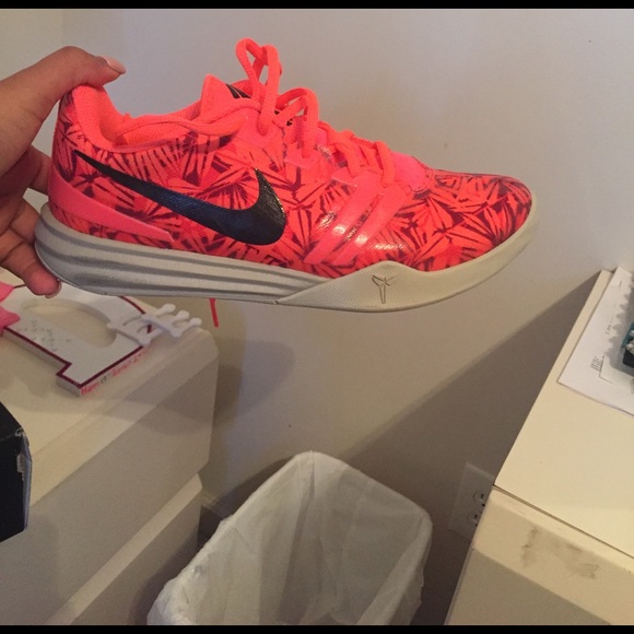 Nike KB mentality 7.5 men's - Picture 3 of 3