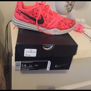 Nike KB mentality 7.5 men's