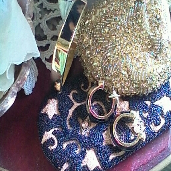 Nine West Bangle Bracelet and Earrings - Picture 4 of 4