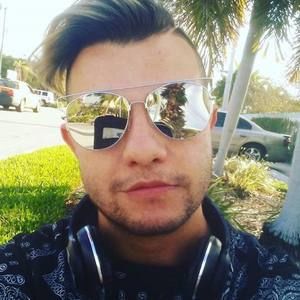 Meet your Posher, Juan