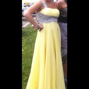 Sherri Hill prom dress