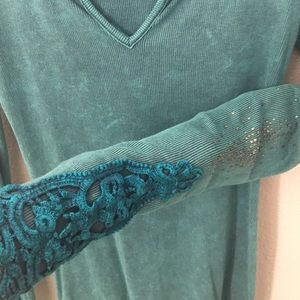 Long slv top by BKE Sz M crystal sleeve details