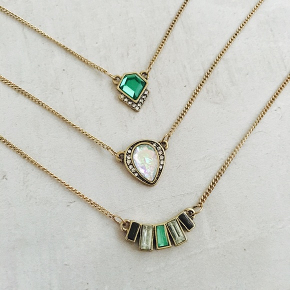 3 in 1 Layered Necklace Gold and Green - Picture 3 of 6