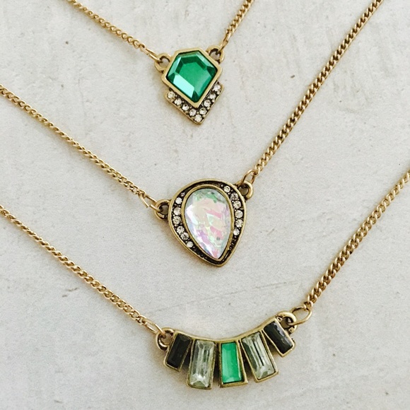 3 in 1 Layered Necklace Gold and Green - Picture 6 of 6