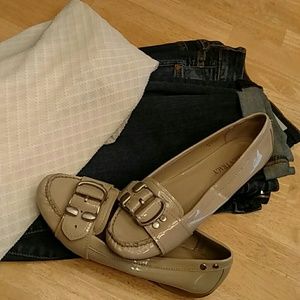 Nude Ellen Tracy Flats