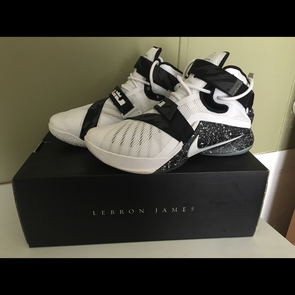 Nike Lebrones Soldier 9