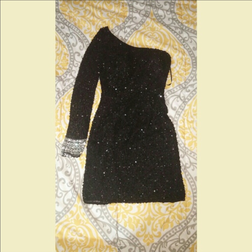 Black one sleeve homecoming dress