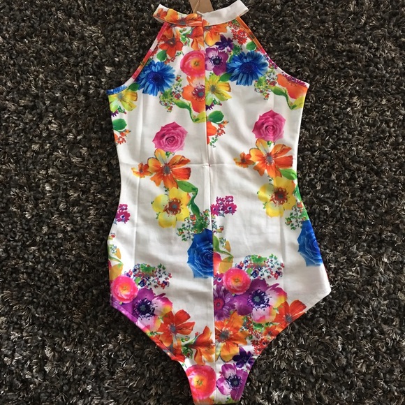 Floral Bodysuit - Picture 4 of 4