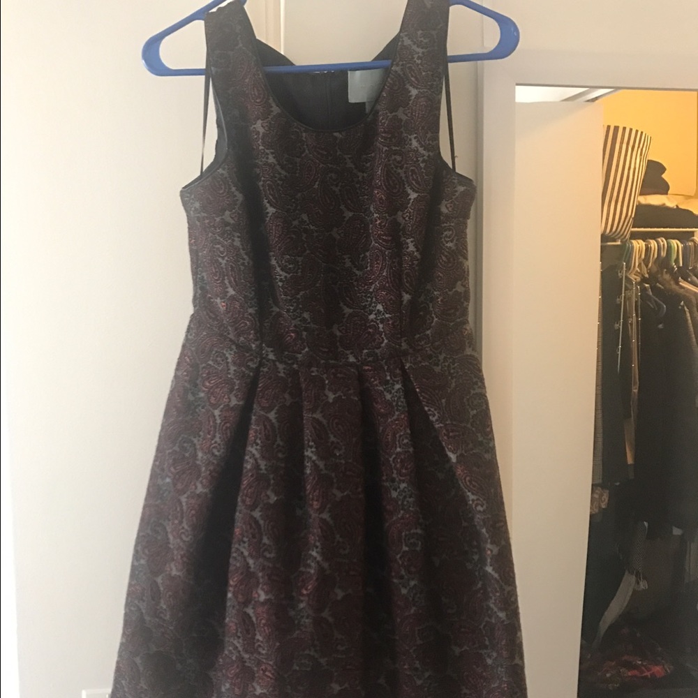 Black and red jacquard paisley print dress