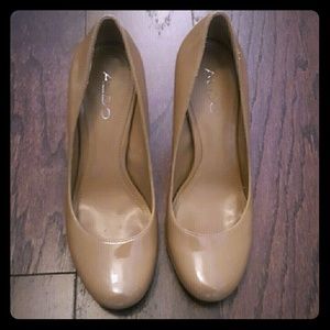 Aldo Round Toe Heels Patent Pump