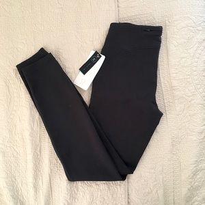 Lulu Lemon high rise Wander Pant