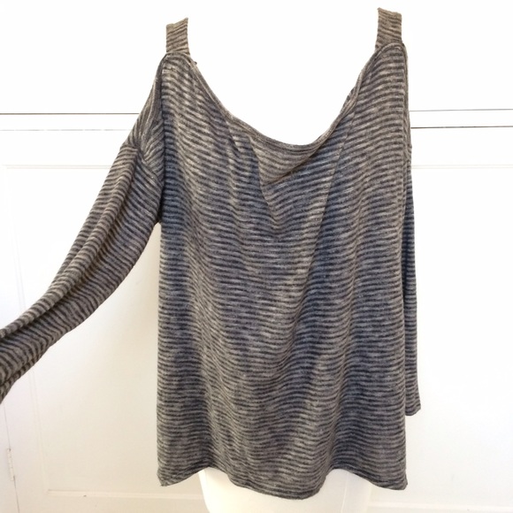Cold-Shoulder Lounge Slouchy Top New - Picture 3 of 8