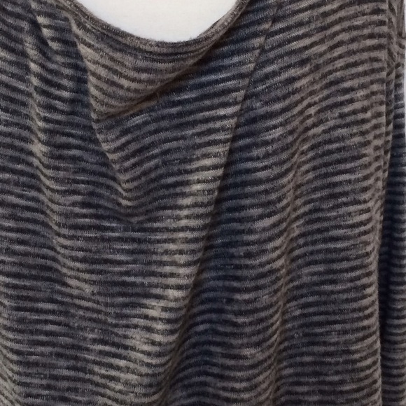 Cold-Shoulder Lounge Slouchy Top New - Picture 4 of 8