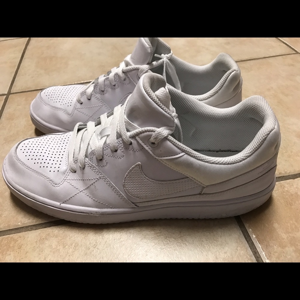 Nike like new very clean size 12