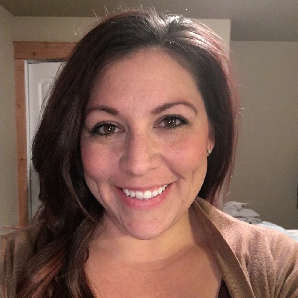 Meet your Posher, Stephanie