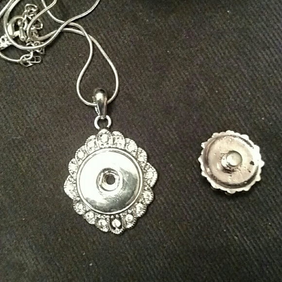 Snap necklace with one snap - Picture 2 of 2