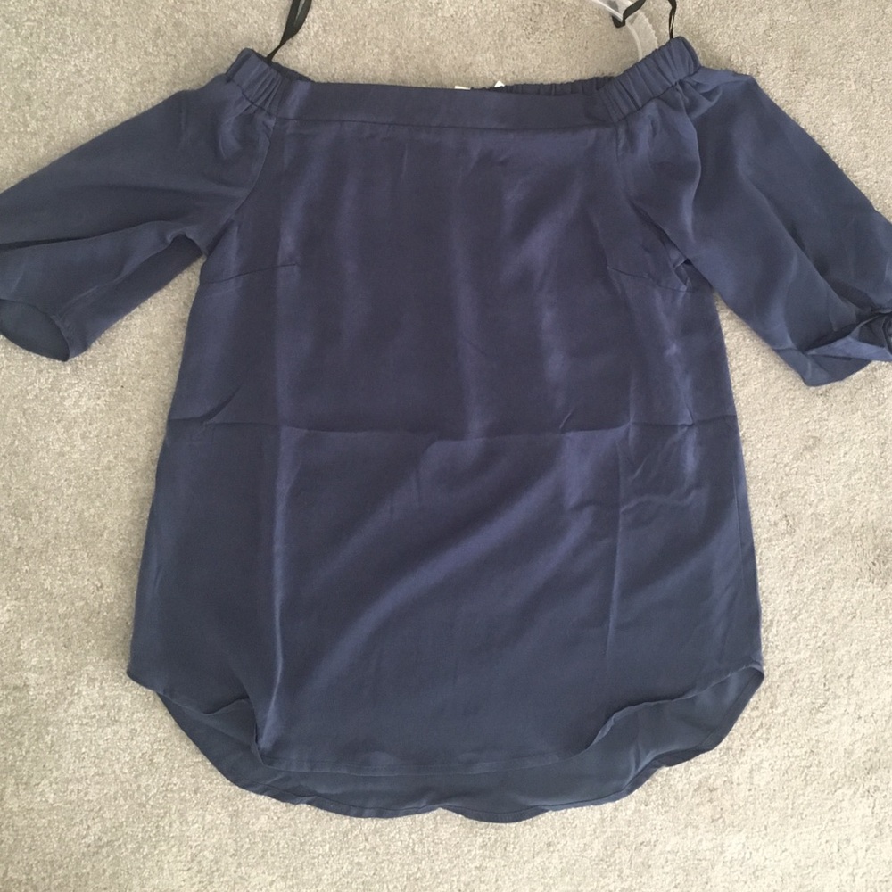 Off shoulder top Sz M