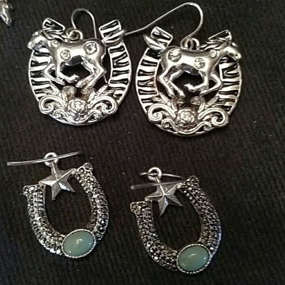 Cowgirl earrings (pierced) 1 pair - Picture 4 of 4