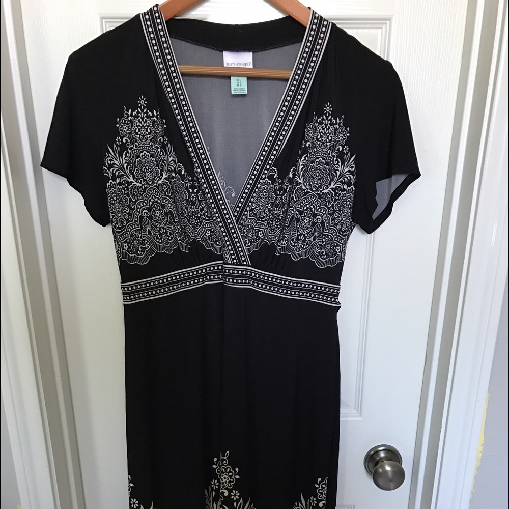 Motherhood maternity black and white dress