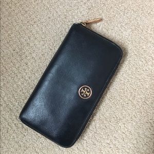 Black Tory Burch wallet