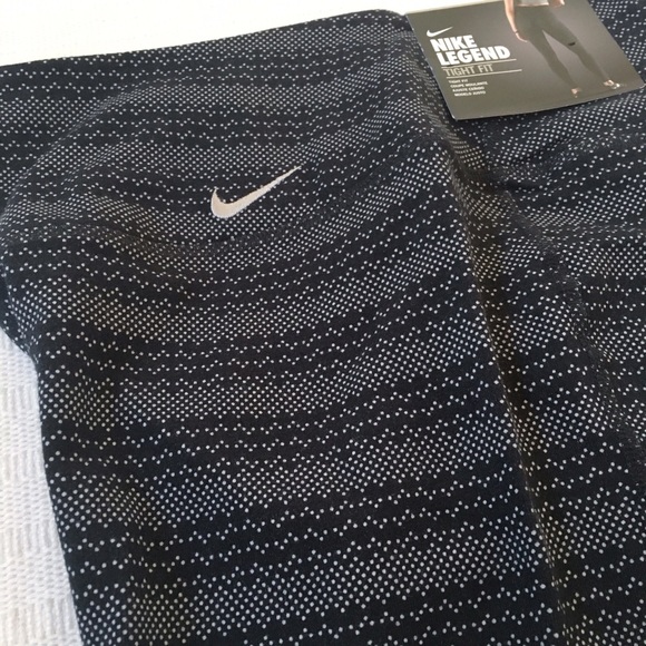 Women’s Nike Legend Dri-Fit Training Tights - Picture 5 of 7