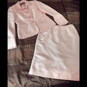 Beautiful Pink Kasper Suit Sz 4
