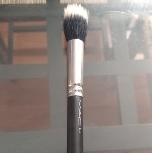 Mac 188 SMALL DUO FIBRE FACE BRUSH (Used)
