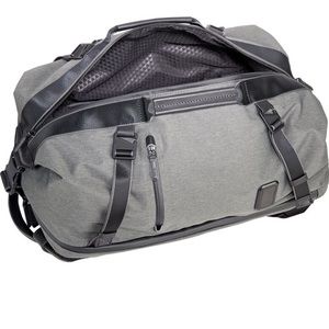 NWT Tumi Tahoe Dale convertible bag