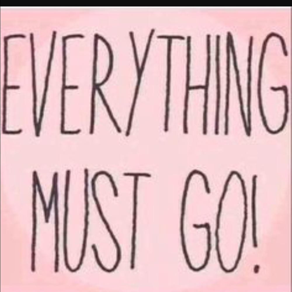 Free gift 🎁 with every purchase.