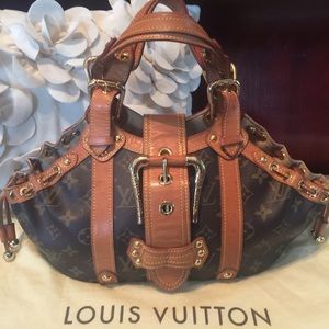 Authentic Louis Vuitton Theda Handbag