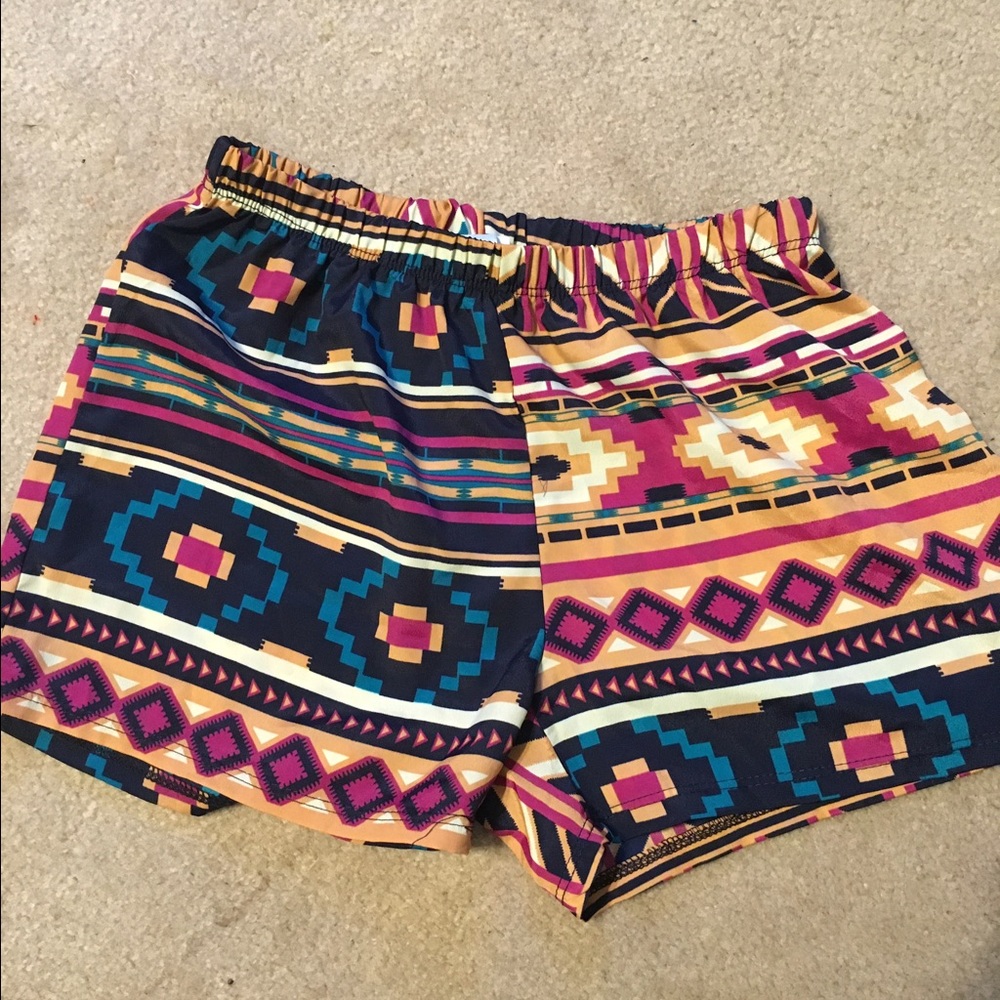 Boutique Aztec shorts - small