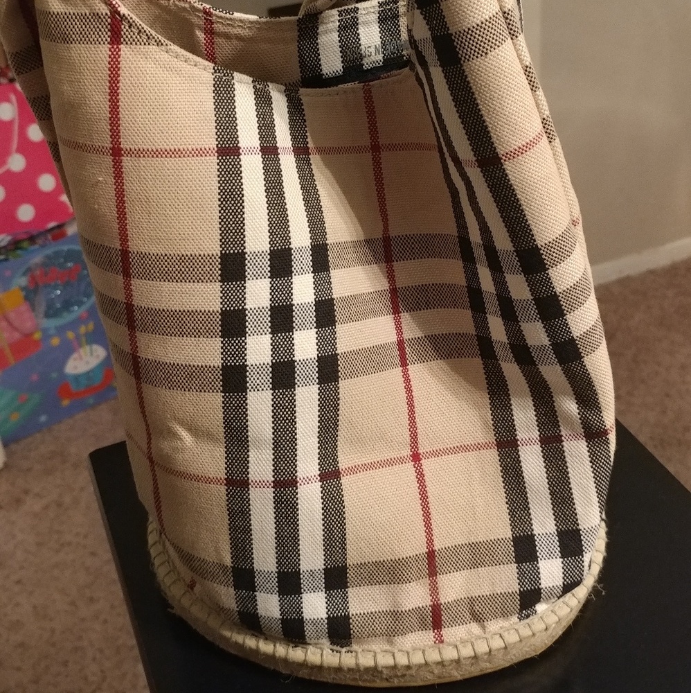 100% authentic Burberry tote