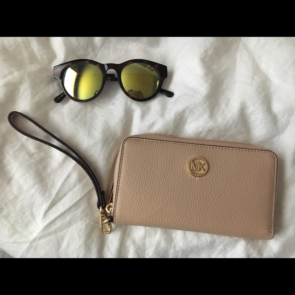 Michael Kors "Fulton" wristlet in Oyster!