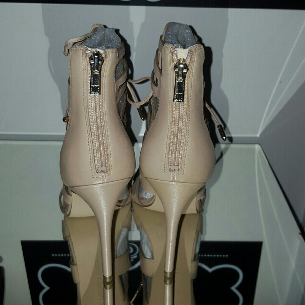 * FINAL PRICE*NEW IVANKA TRUMP HALLEE SANDALS - Picture 4 of 8